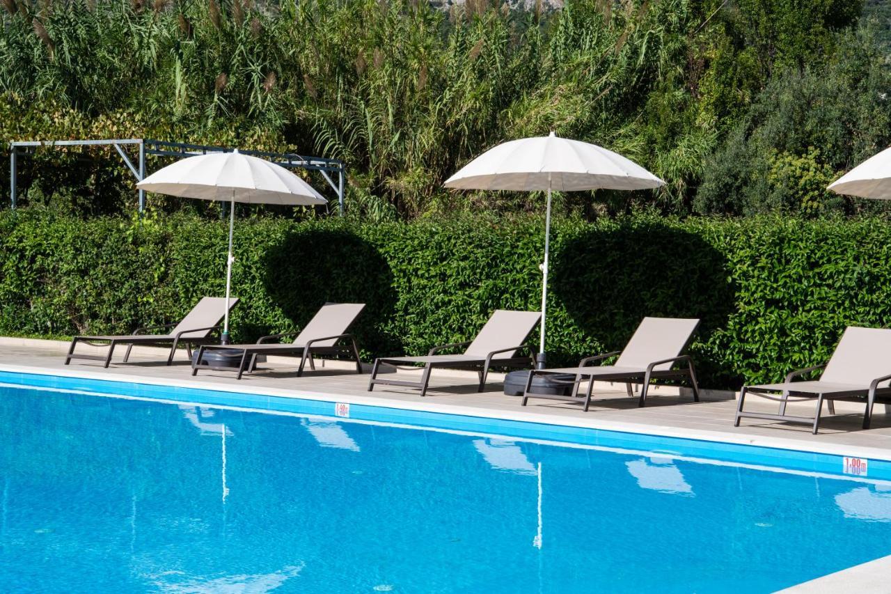 Sunny Garden Hotell Nidhrion Exteriör bild